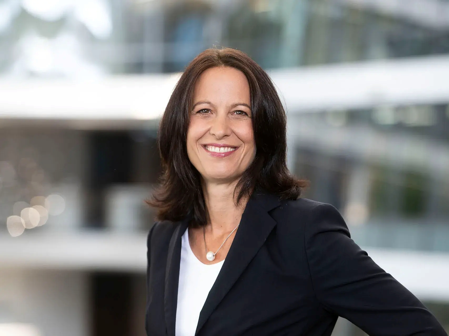 Dr. Eva Riesenhuber