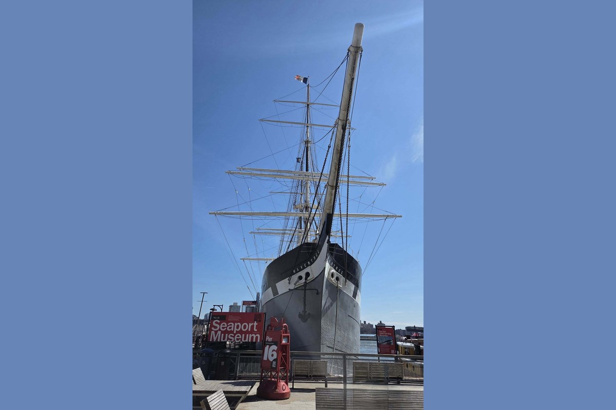 Sunken Suppers & Coastal Secrets: NYC’s Maritime Food History Walking Tour