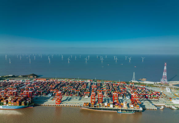Shipping and wind turbines